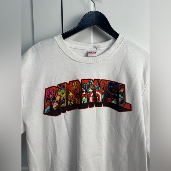 Marvel NWT Sweatshirt Unisex Size Large White Capt America Hulk MSRP $22 Comics - Picture 6 of 6